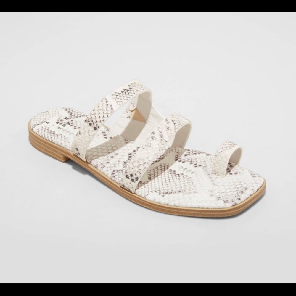 NWT a new day Marilyn Sandal
